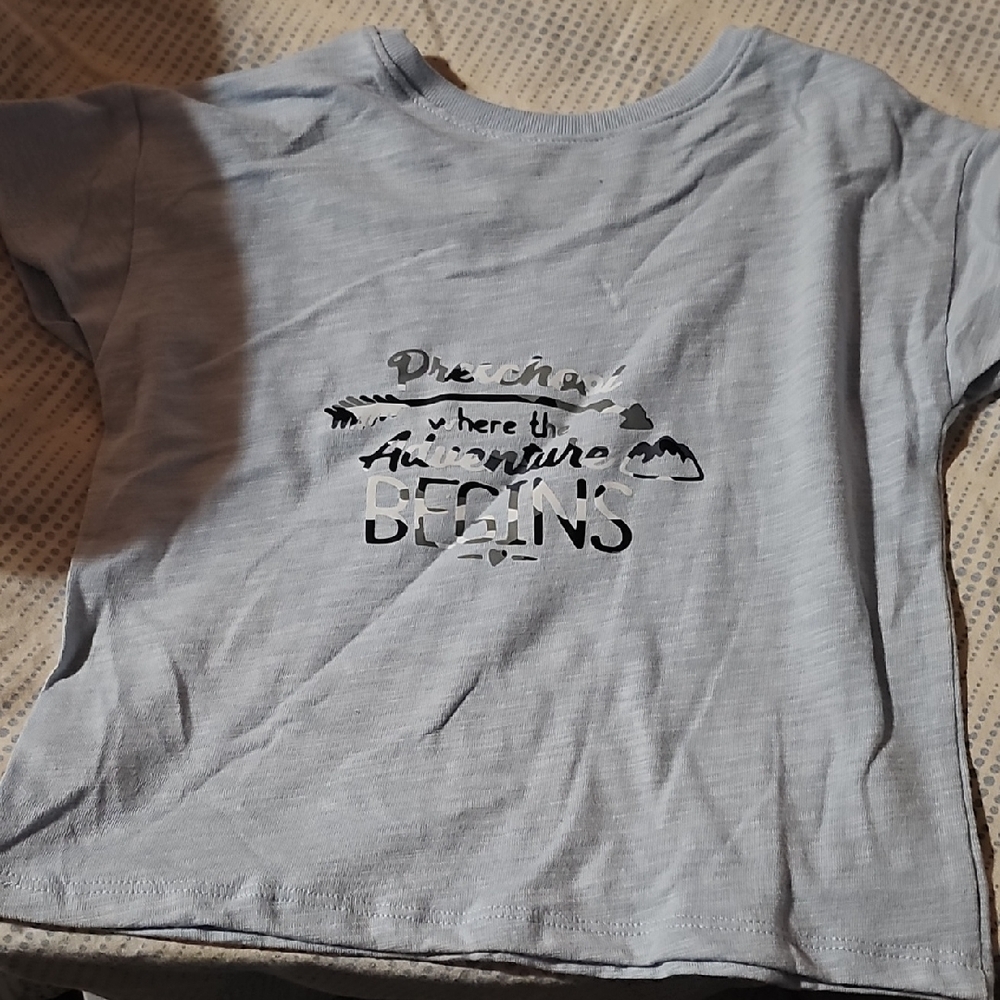 Graphic Tee - Adventure Begins